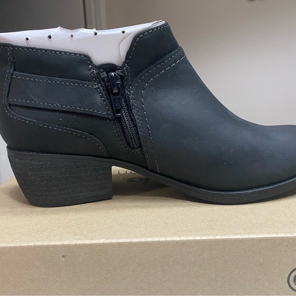 Clarks Women's Charlten Grace Ankle Boot - Picture 5 of 5